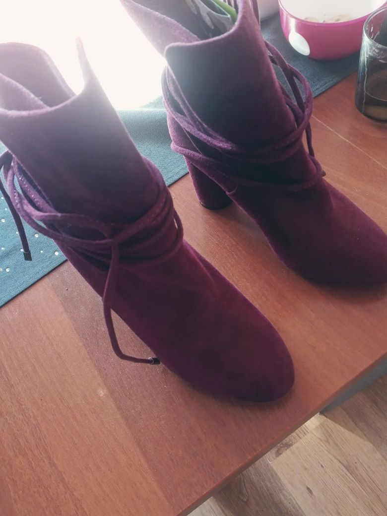 Botki bordo zamsz obcas wiazanie 35