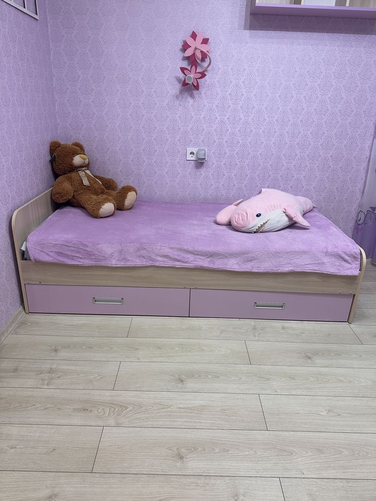 Продам ліжко дитяче з матрацом
