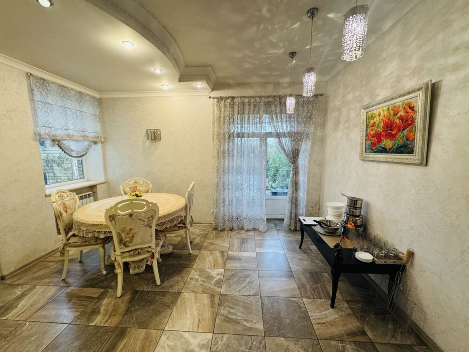 Подобово будинок. Басейн з підігрівом. Чан-Джакузі. м.Буча