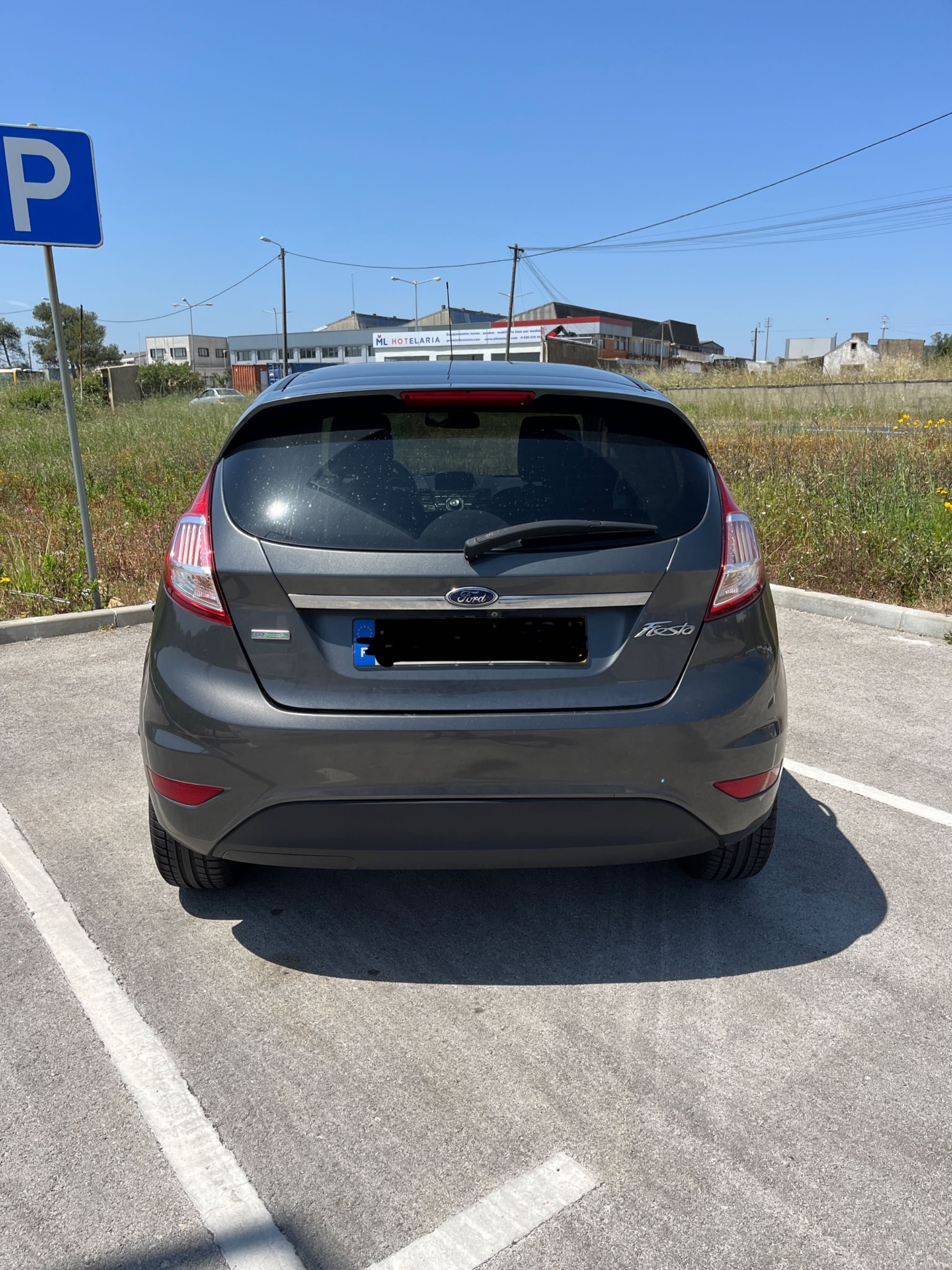 Ford Fiesta 1.0 Ecoboost 100cv | GPS • Câmara • Kit Mãos Livres