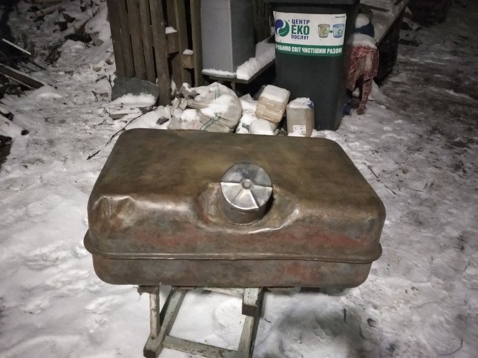 Бак паливний. Бензобак Газ, Зіл та ін.