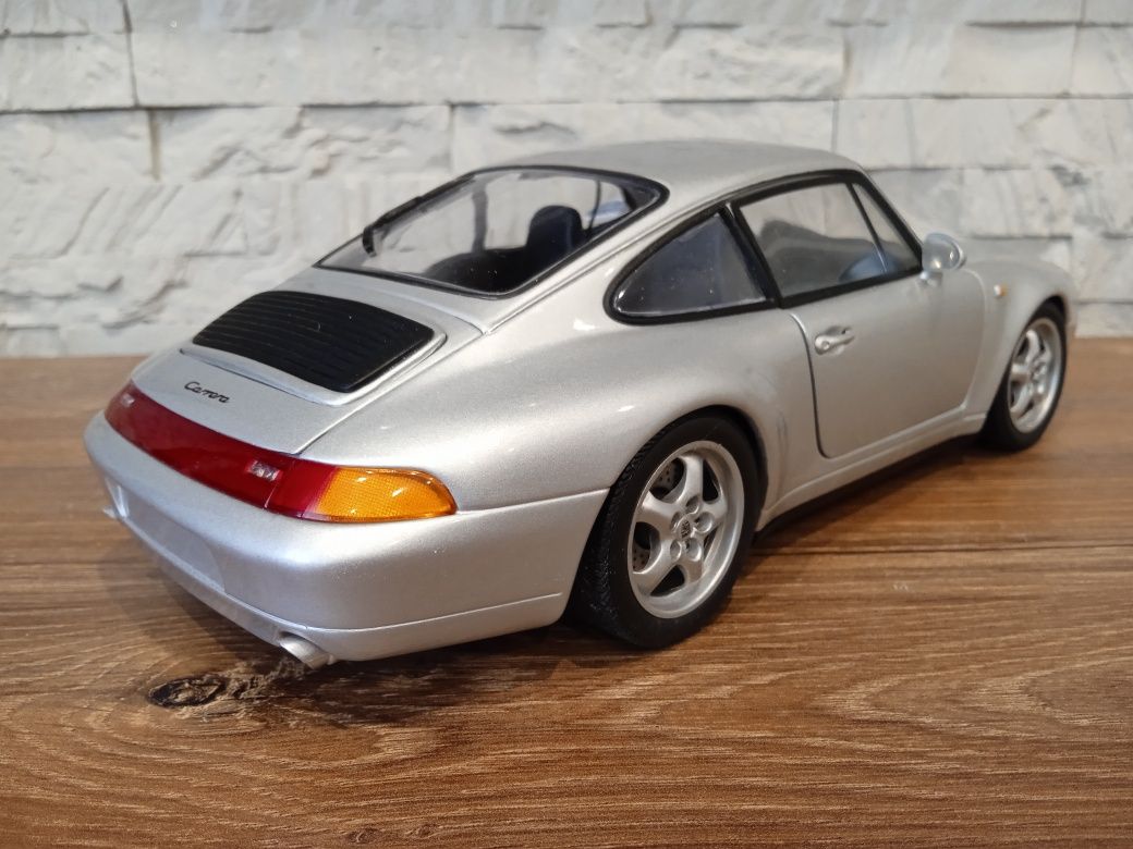 1:18 UT Models Porsche 911 Carrera model