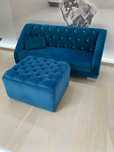 Sofa Chesterfield ze stolikiem / pufą dla dzieci