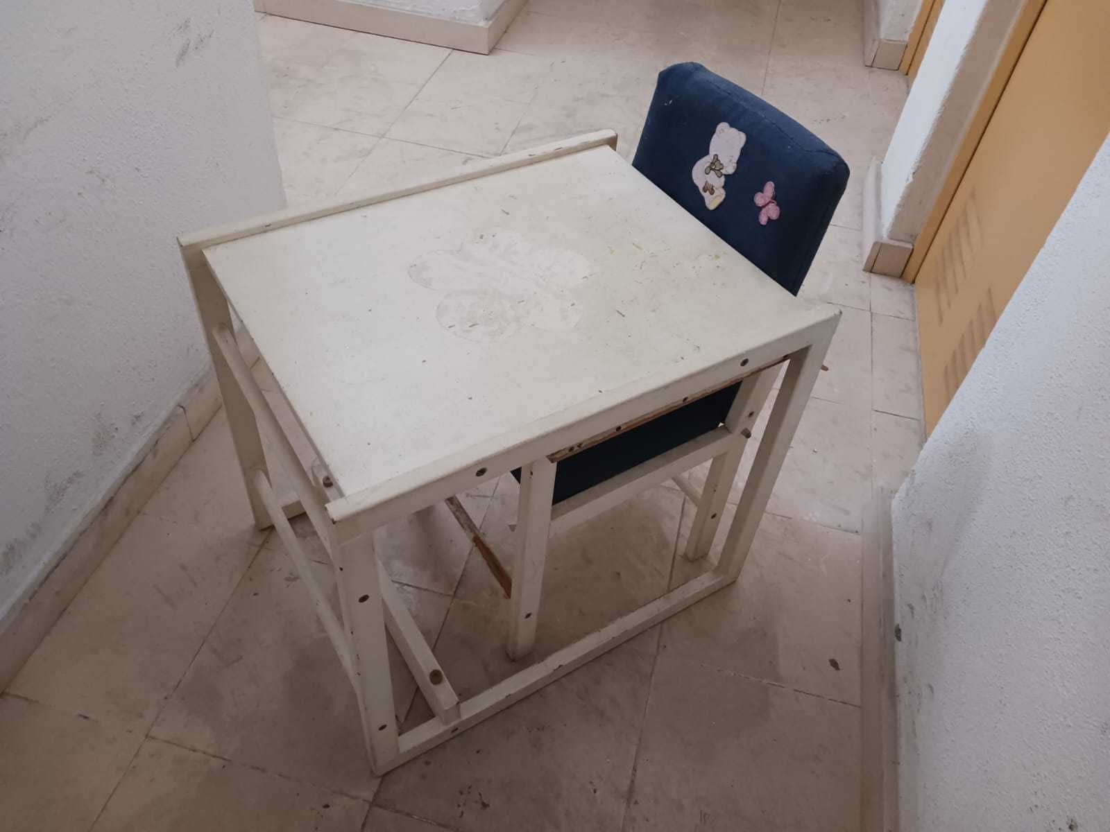 Mesa e cadeira de criança