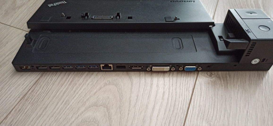 ThinkPad Doc Pro 40A1