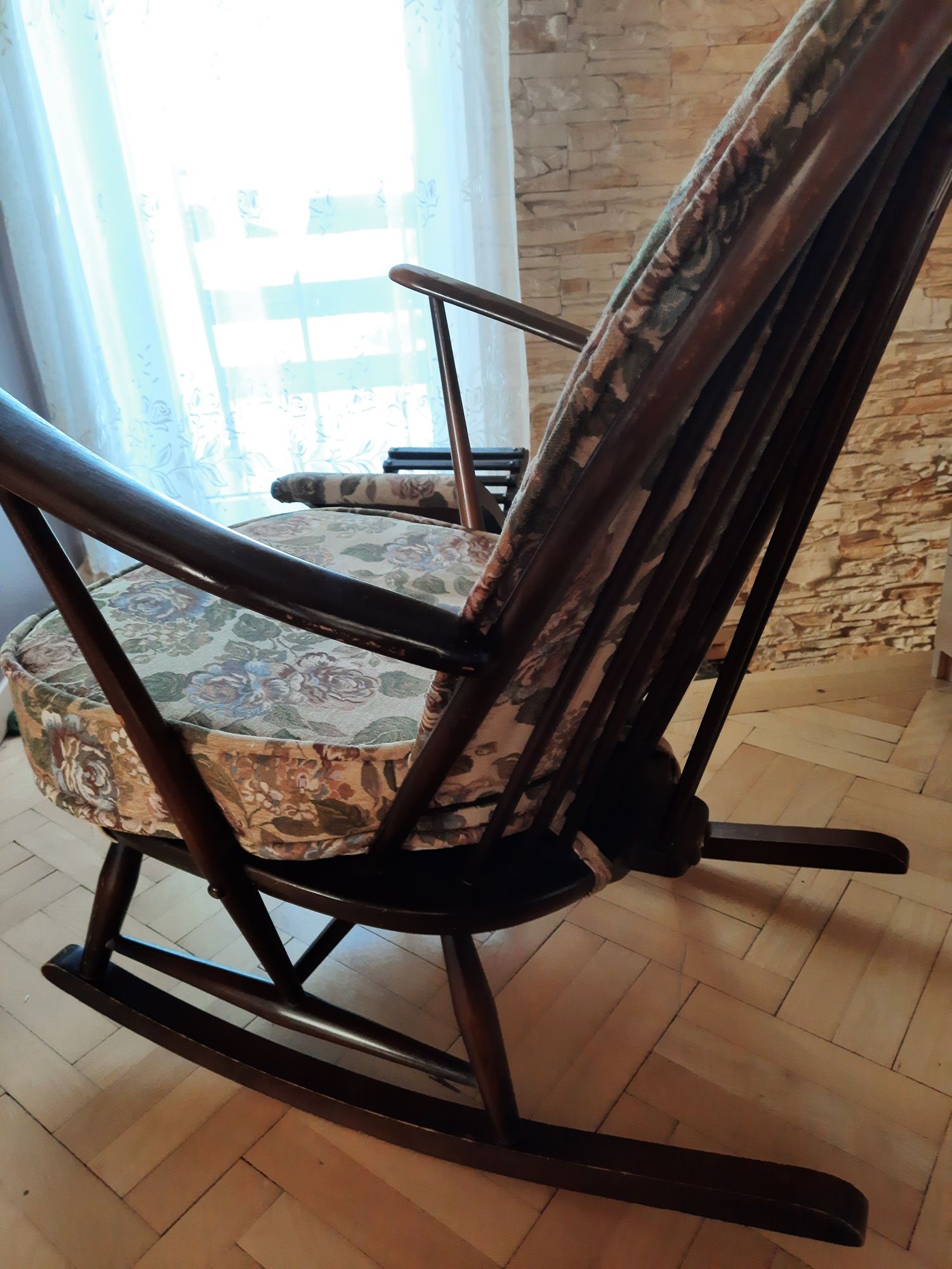 Fotel bujany z podnóżkiem angielski vintage