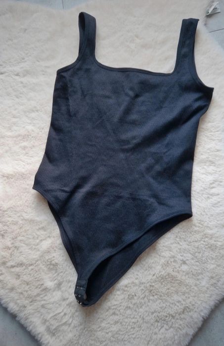 Czarne body prążek w rozmiarze XL