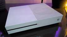 Xbox One S + gry + kable