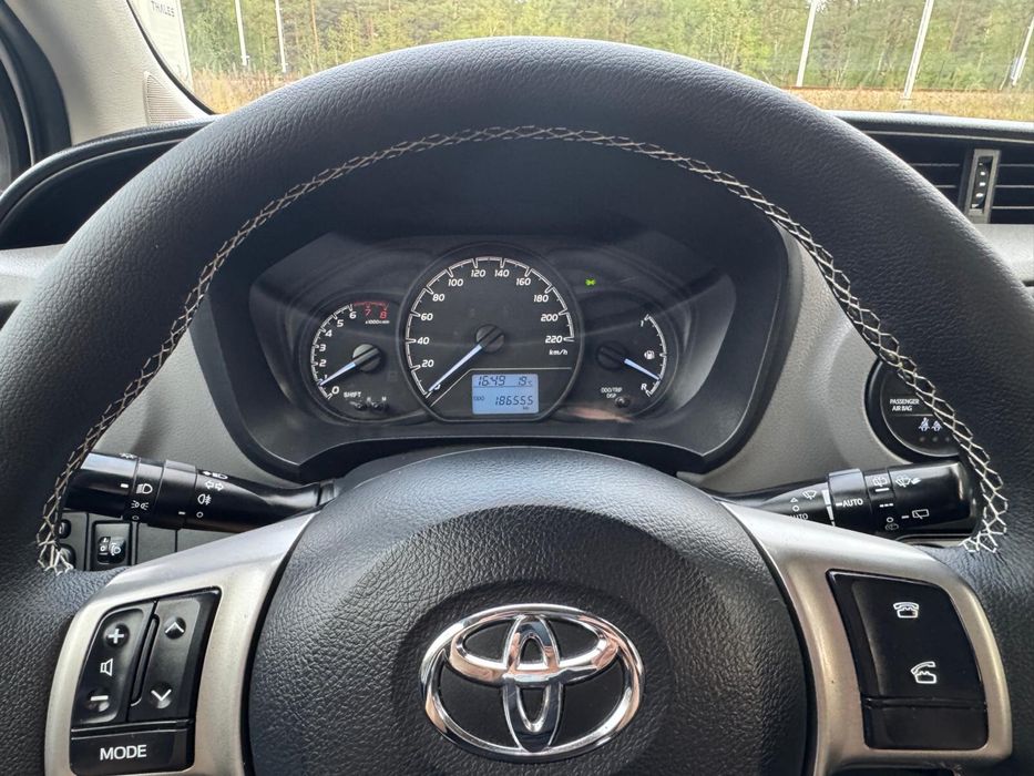 Toyota Yaris 1.5 VV-ti Benzyna