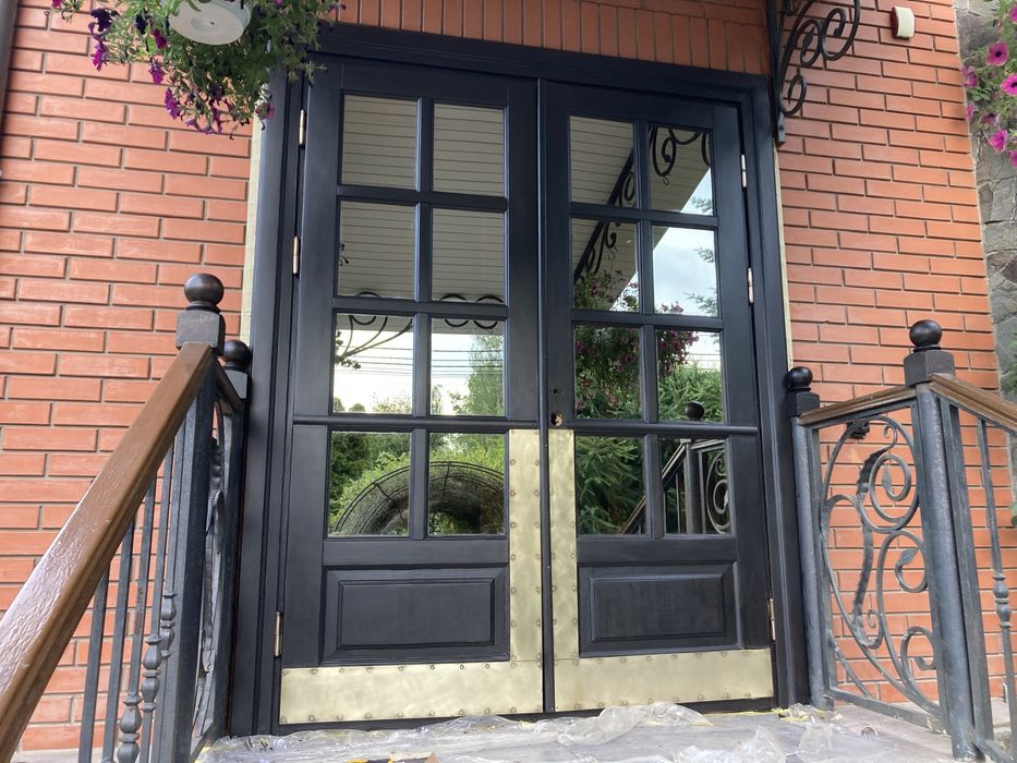 Ремонт фасадов мебели дверей мойка из дерева раковина мийка з дерева