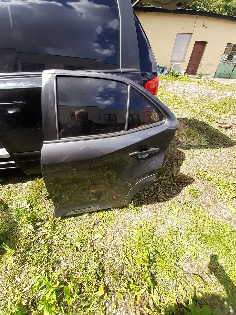 Toyota Yaris cros drzwi tyl