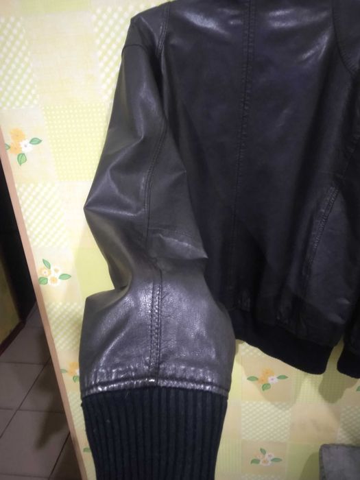 Продам мужскую кожаную куртку Пилот