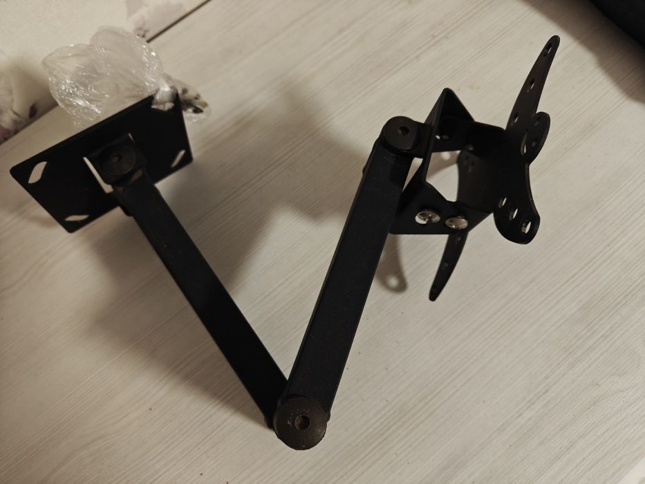 Кронштейн для телевізора 22-32" на стіну