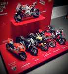 Ducati shell modele z podstawką STAN KOLEKCJONERSKI