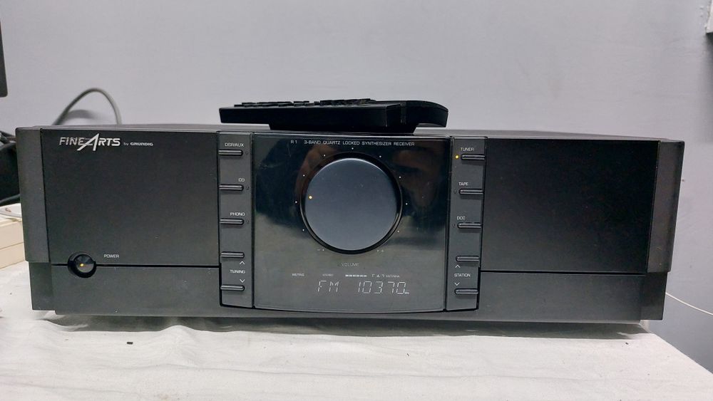 Стереоресивeр Grundig R1 з пультом ДУ