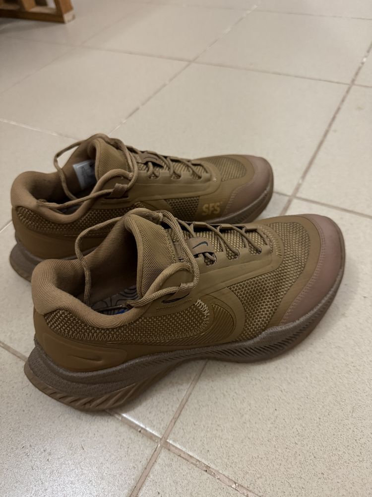 Коосівки Nike SFS мілітарі розімн 40,5