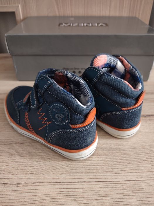 Buty dziecięce jesienne zimowe rozmiar 25