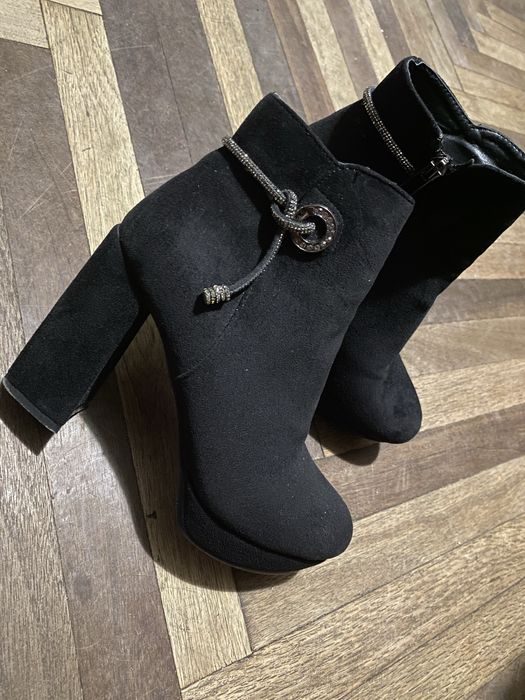 Замшеві черевики