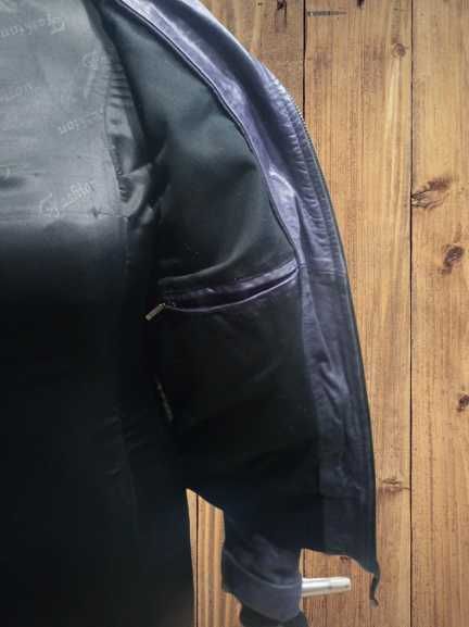 Продам жіночу шкіряну куртку