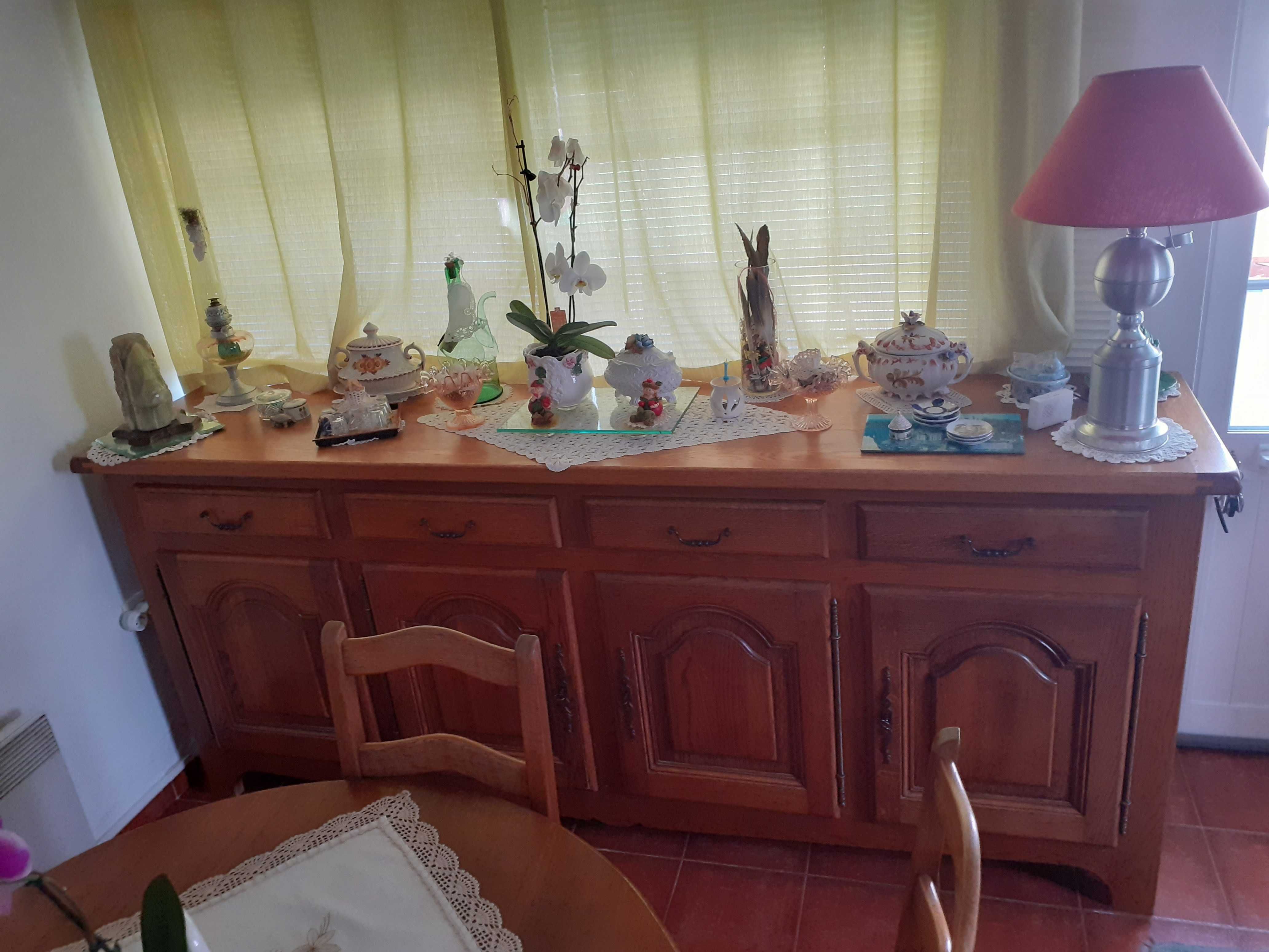 Sala de jantar em carvalho maciço