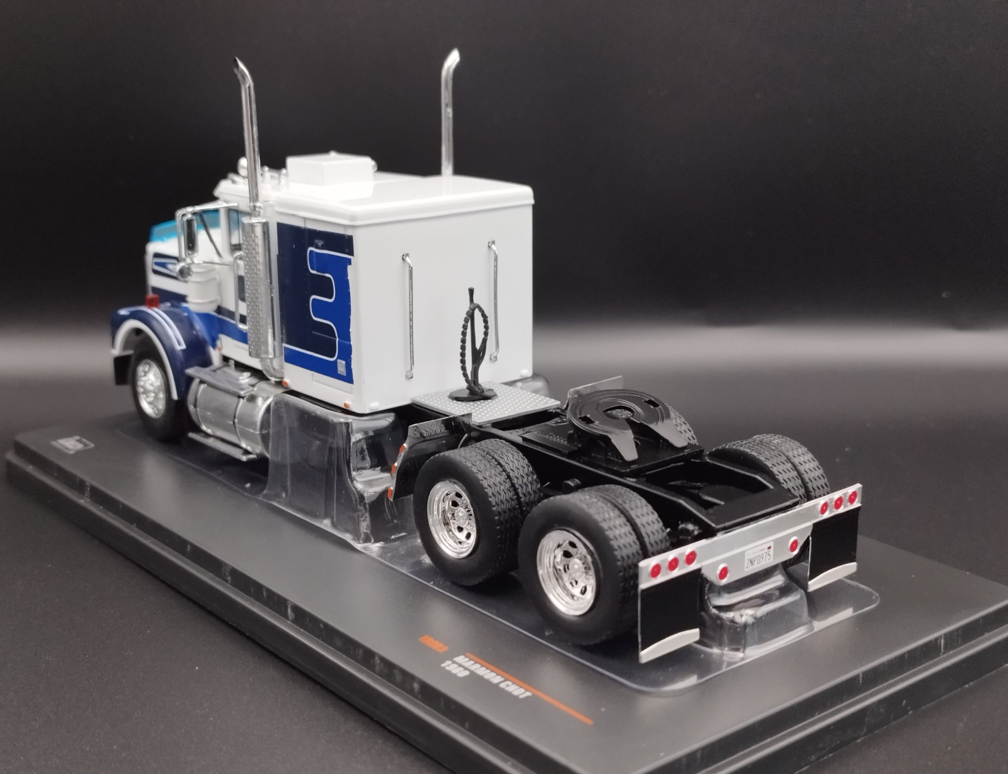 1:43 IXO 1980 Marmon CHDT model nowy