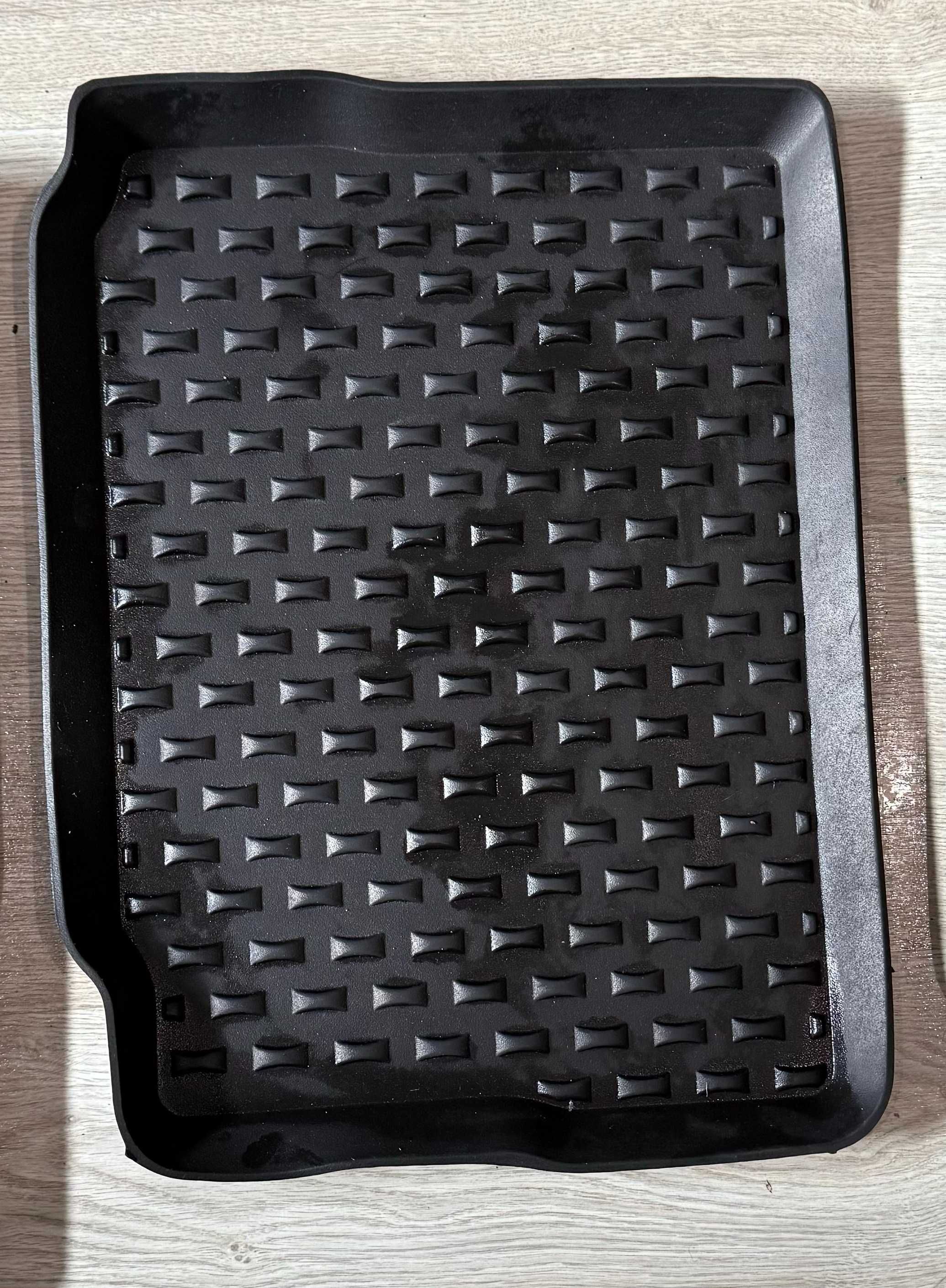 Tapetes borracha Nissan Micra (conjunto completo)