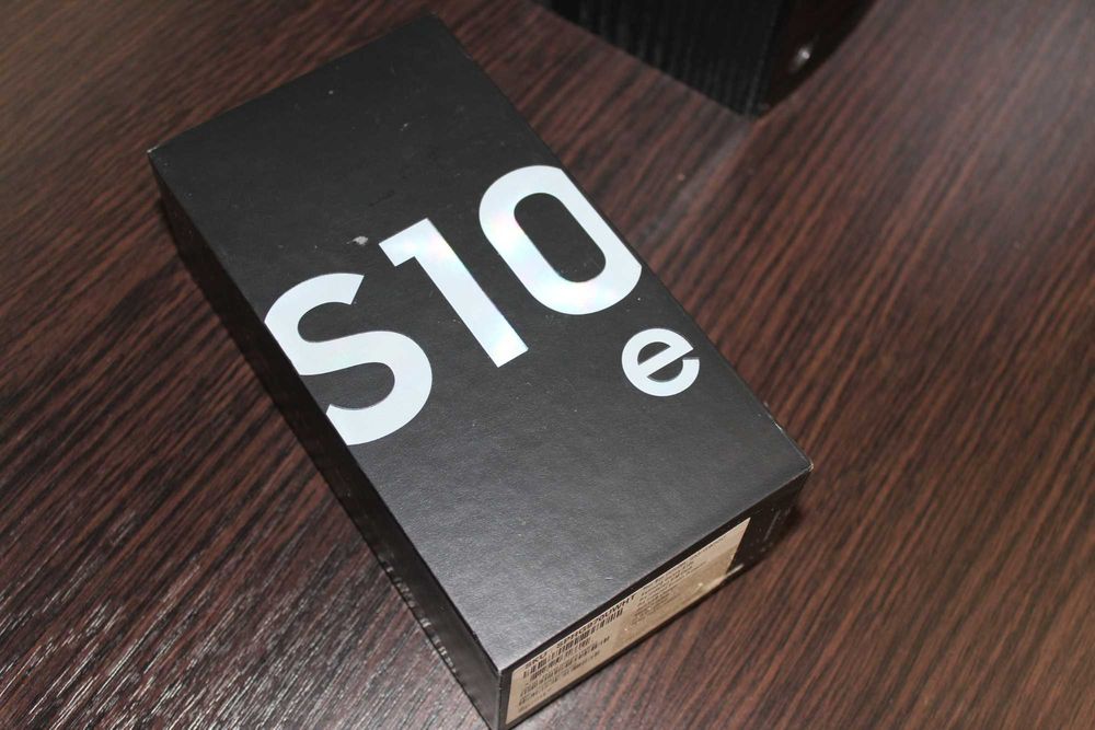 Samsung Galaxy S10e на Snapdragon 855, 6/128GB + SD карта на 128Gb