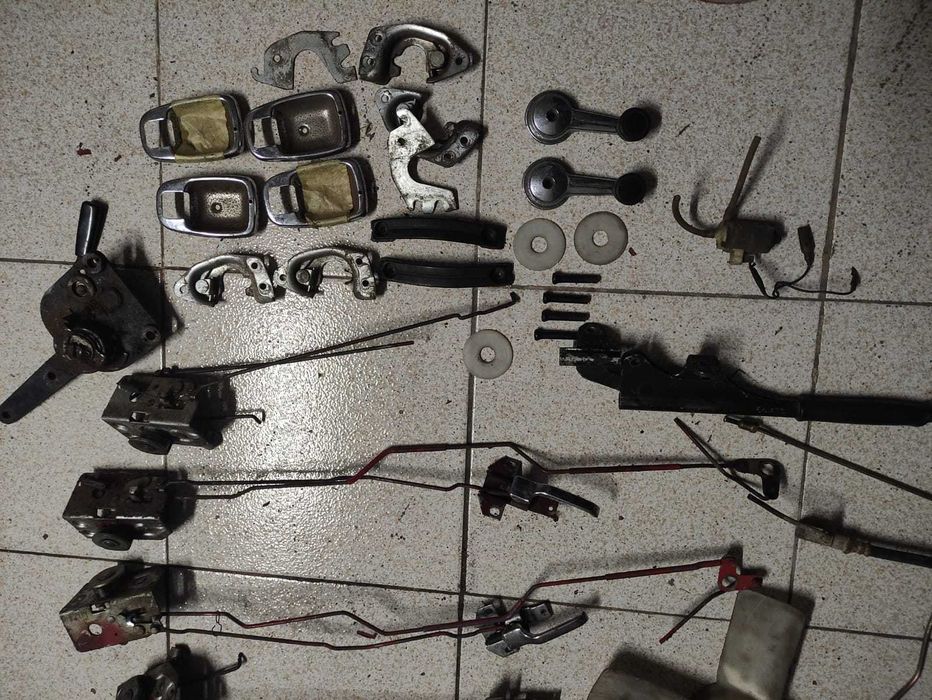 Material peças Datsun 1200