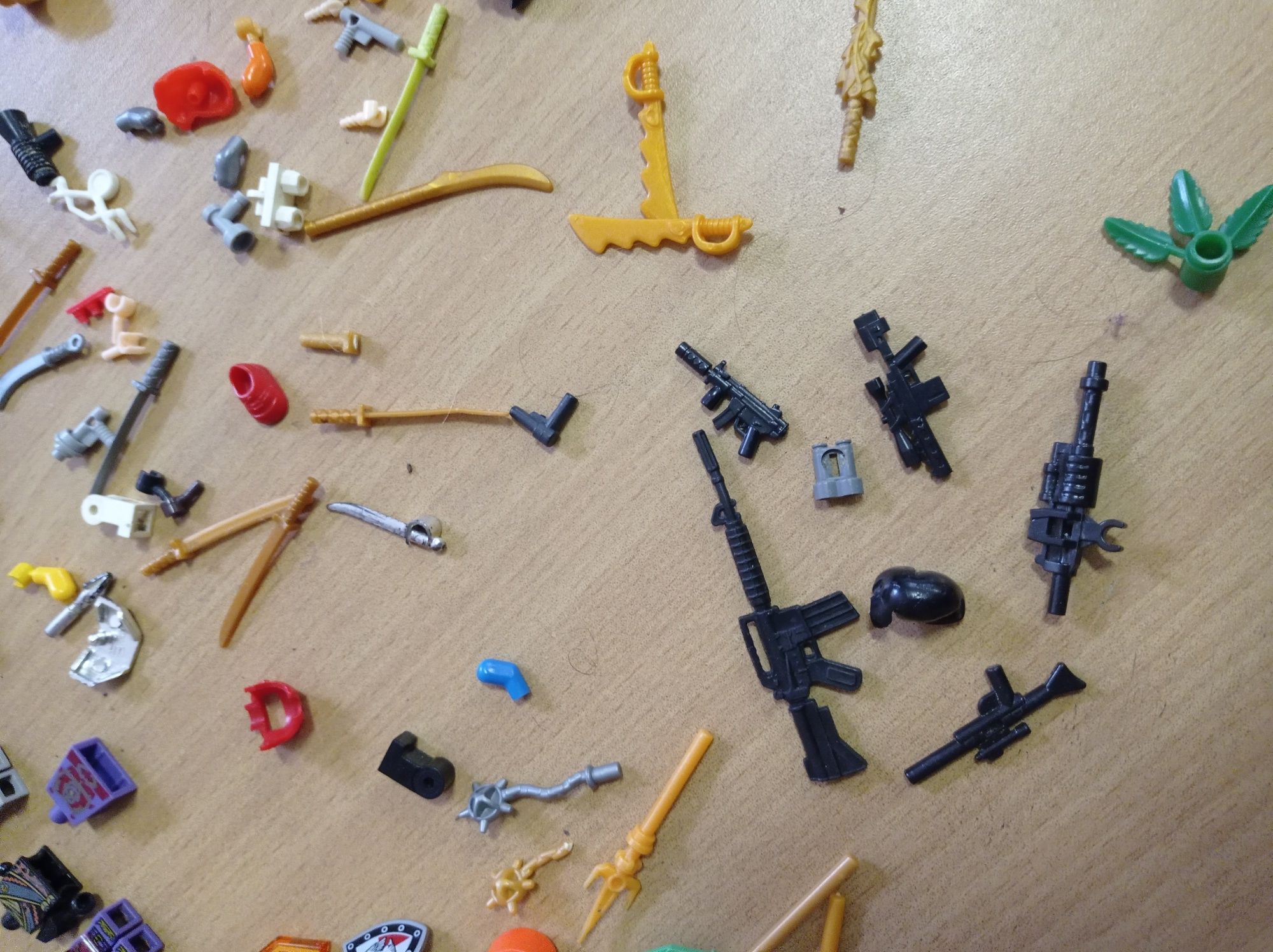 Фігурки та деталі лего Lego б/у