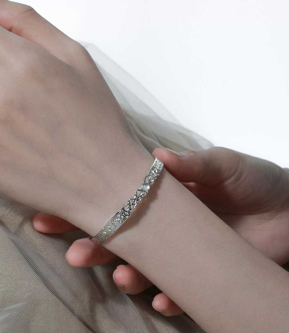 Pulseira Aberto “Alvorecer” com Textura de Luz das Estrelas
