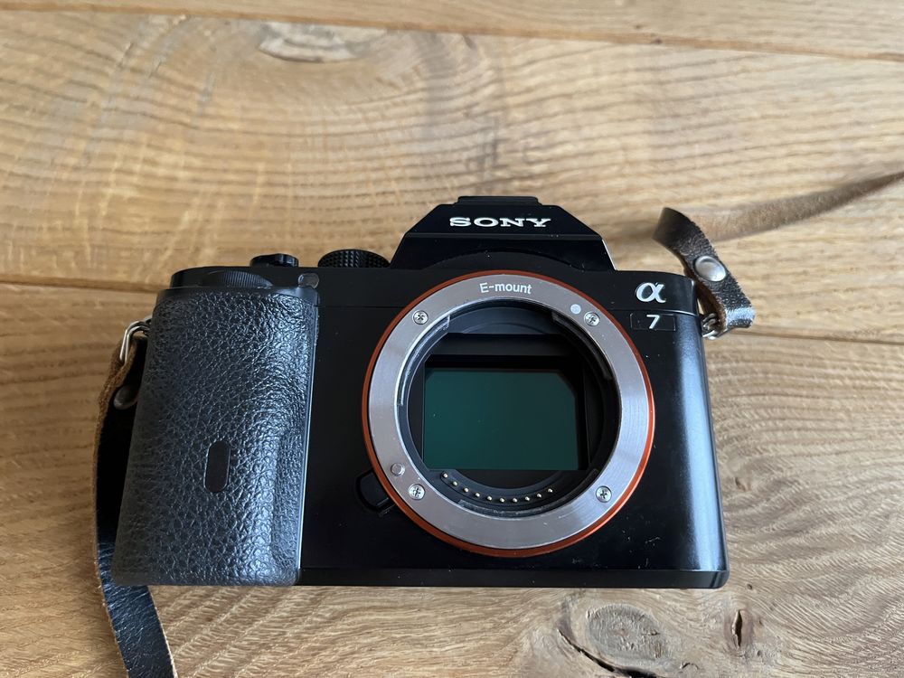 Aparat Sony A7, bezlusterkowiec w super stanie