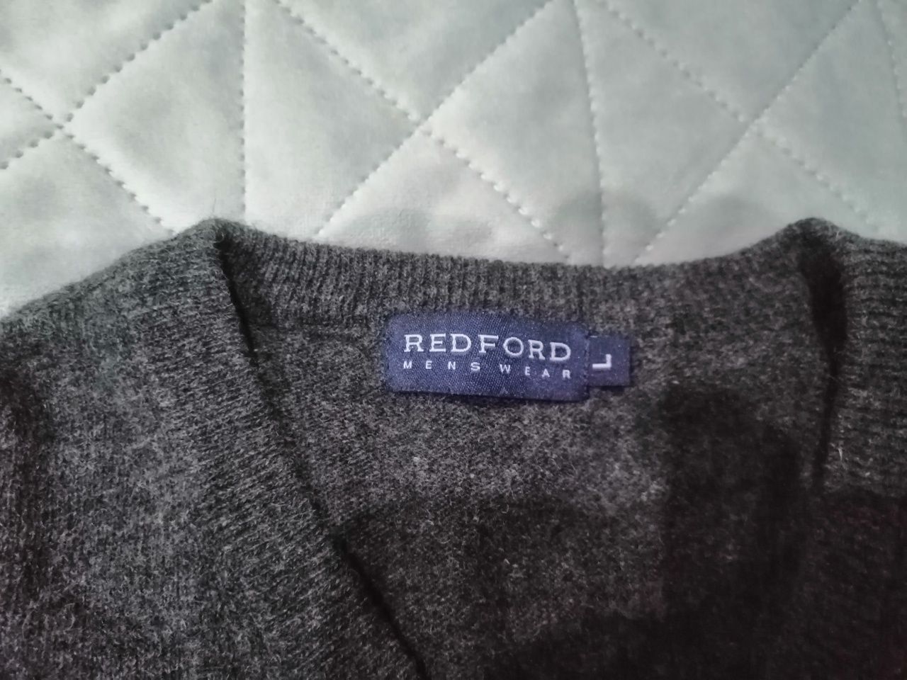 Redford sweterek wełniany 80 % lambswool w rozmiarze L.