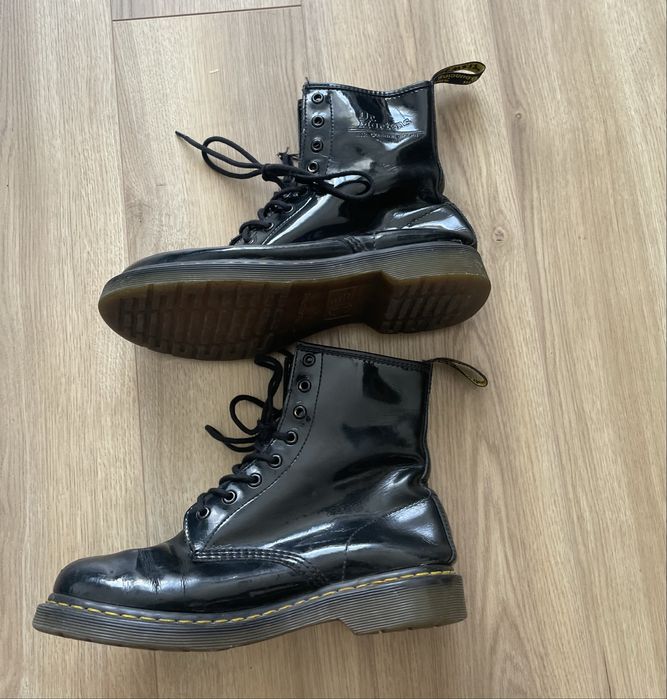 Buty glany trapery Dr. Martens model 1460 błyszczące