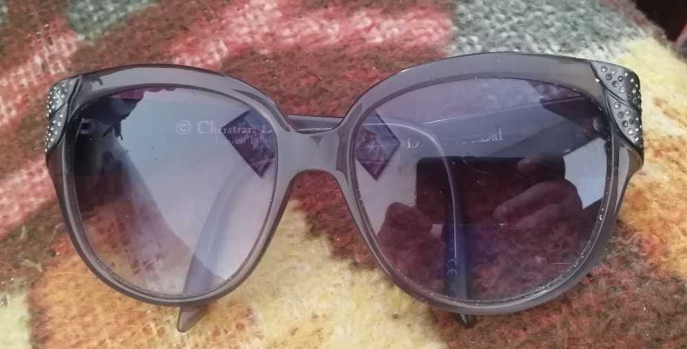 óculos de sol christian dior originais
feminino