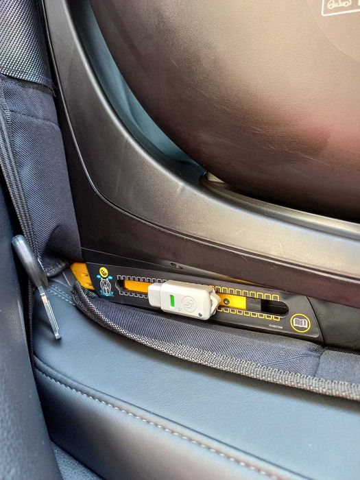 Cadeira-Auto Maxi-Cosi  MICA Eco i-Size Authentic Black