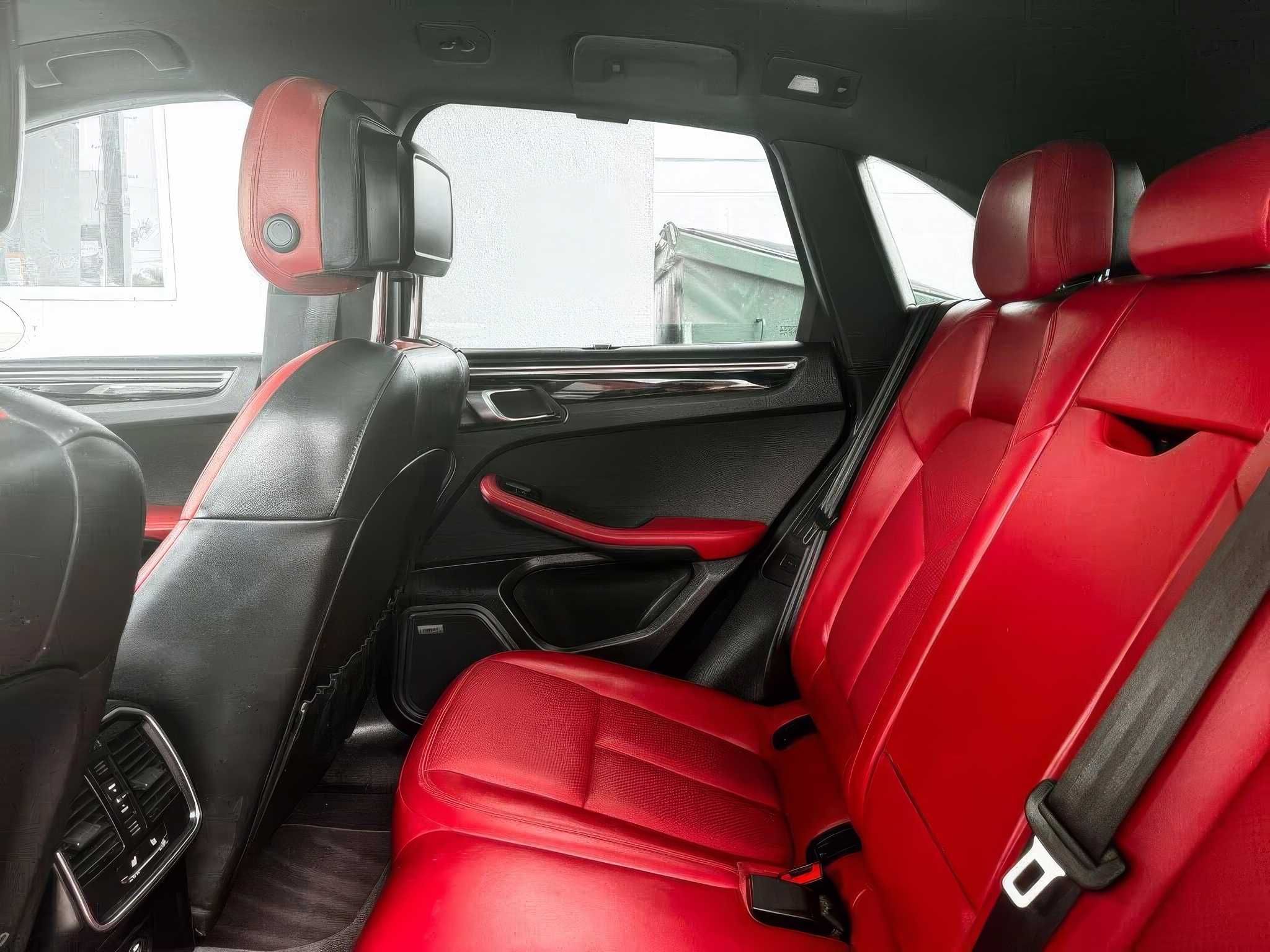 2019 Porsche Macan S