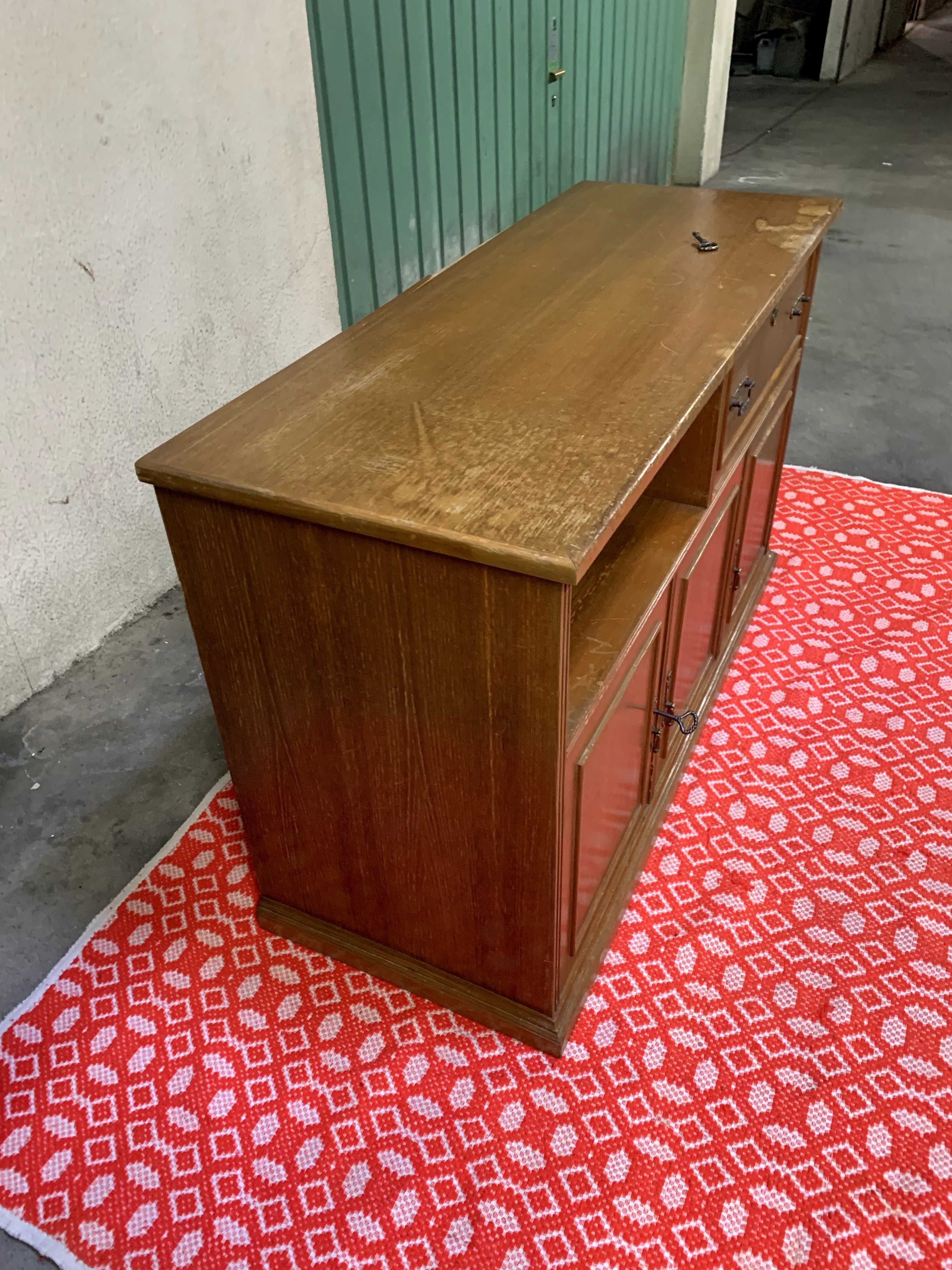 Armário para TV e Aparelhagem