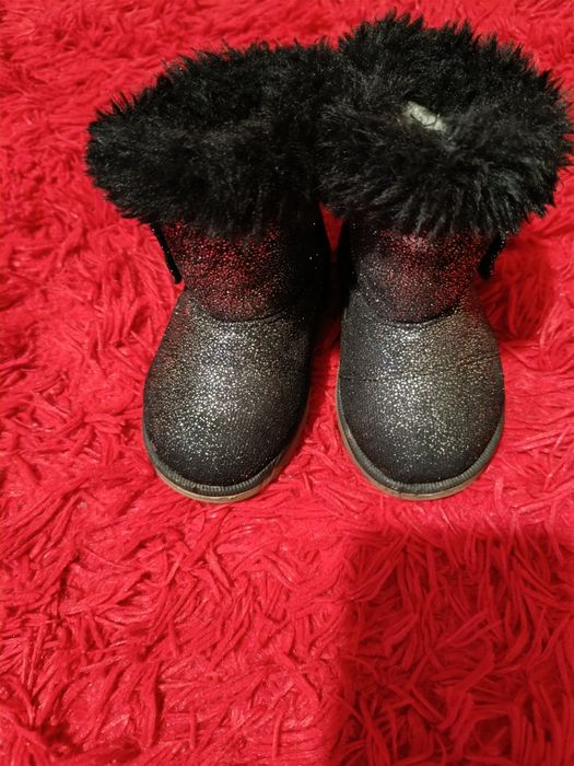 Zimowe buciki dla dziewczynki