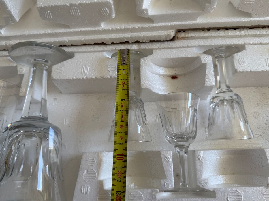 Serviço de copos de cristal antigos - Pouco usados ou novos