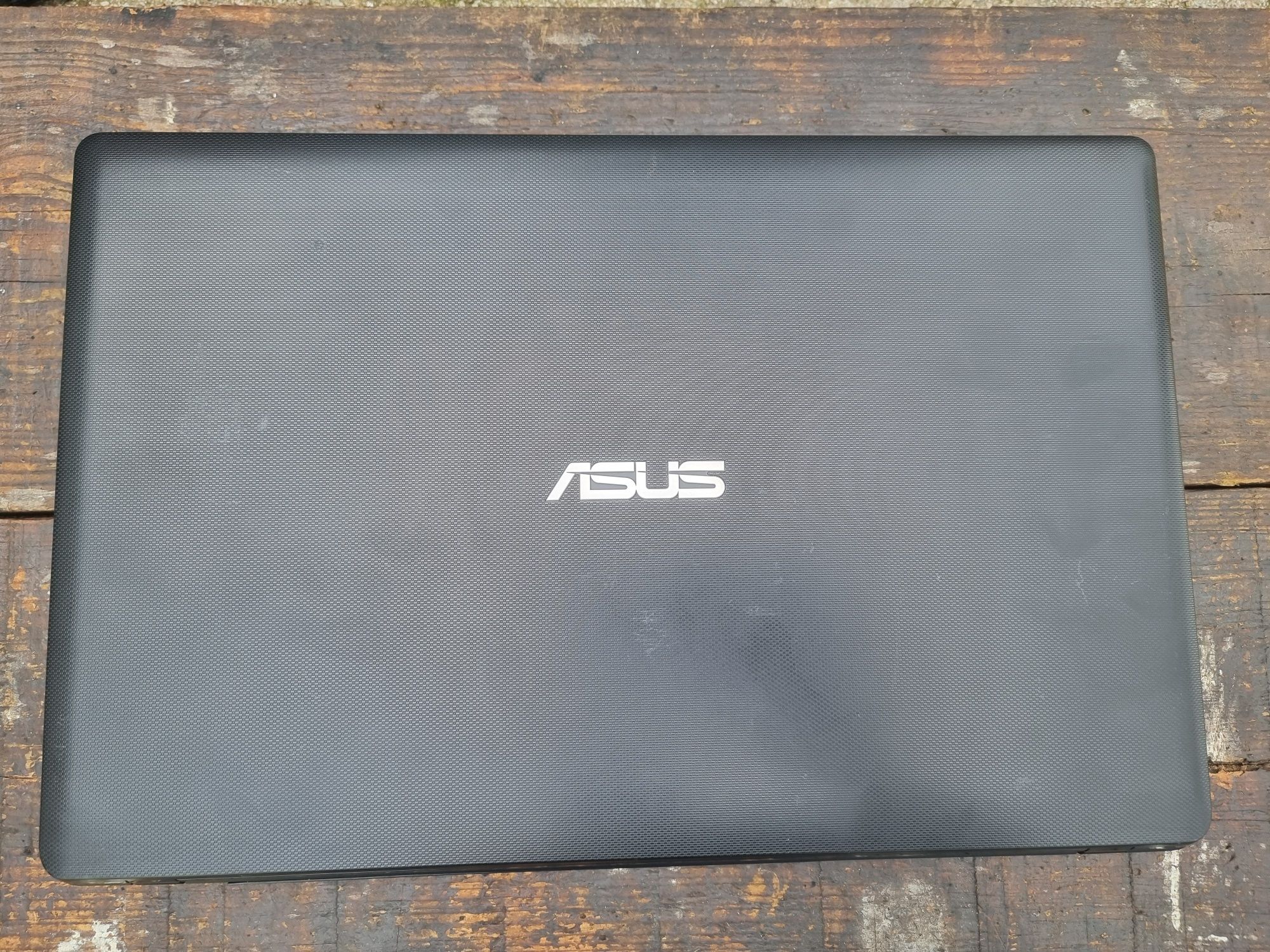 Computador Portátil ASUS Intel Core i3 Dual Core 4GB RAM SSD 240GB