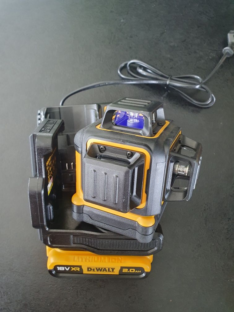 Laser liniowy krzyżowy zielony 3x360 DEWALT DCLE34031 oryginał NOWY