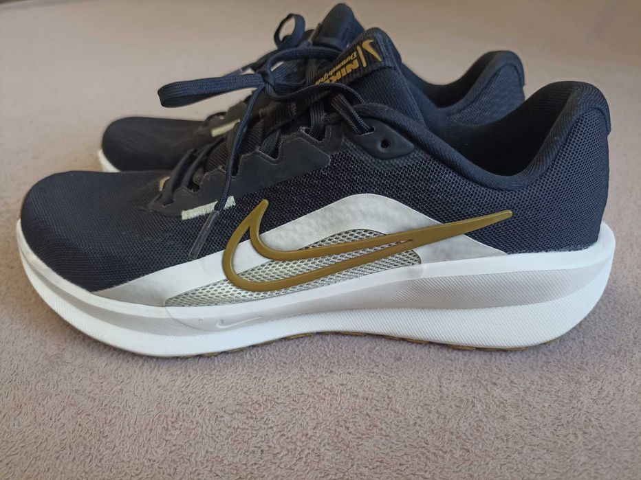 Кросівки Nike 42 26,5см як нові