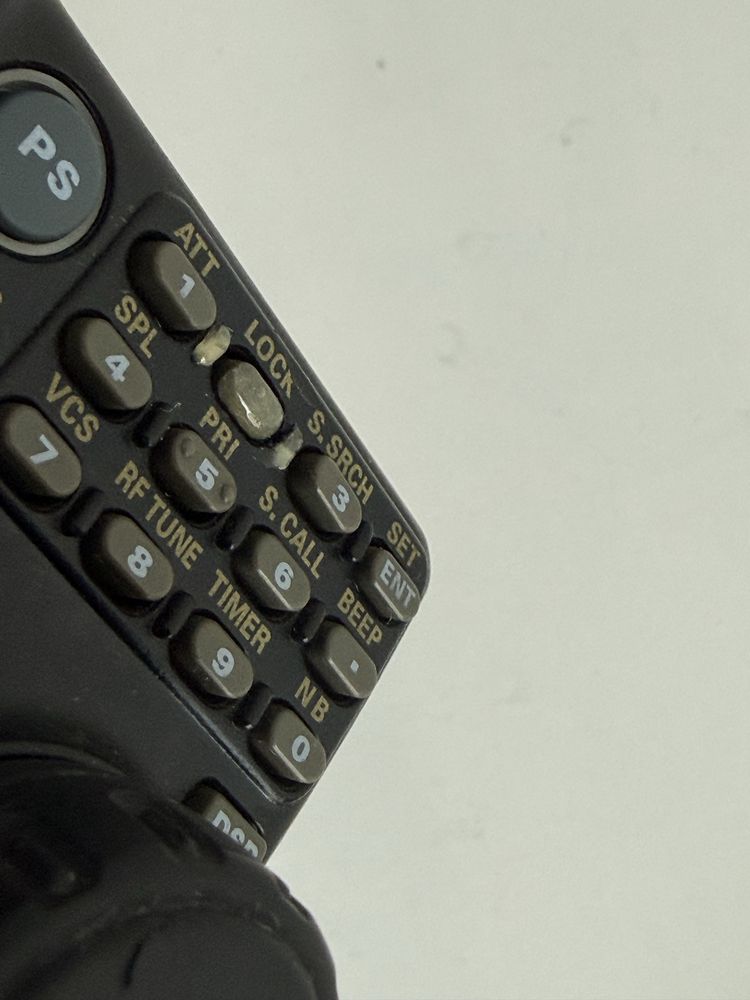 Receptor de comunicações Yaesu VR-5000 estimado