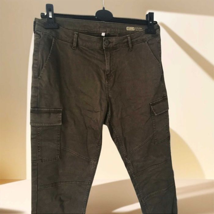 Spodnie Typu Cargo khaki Kieszenie Po Bokach XL/42
