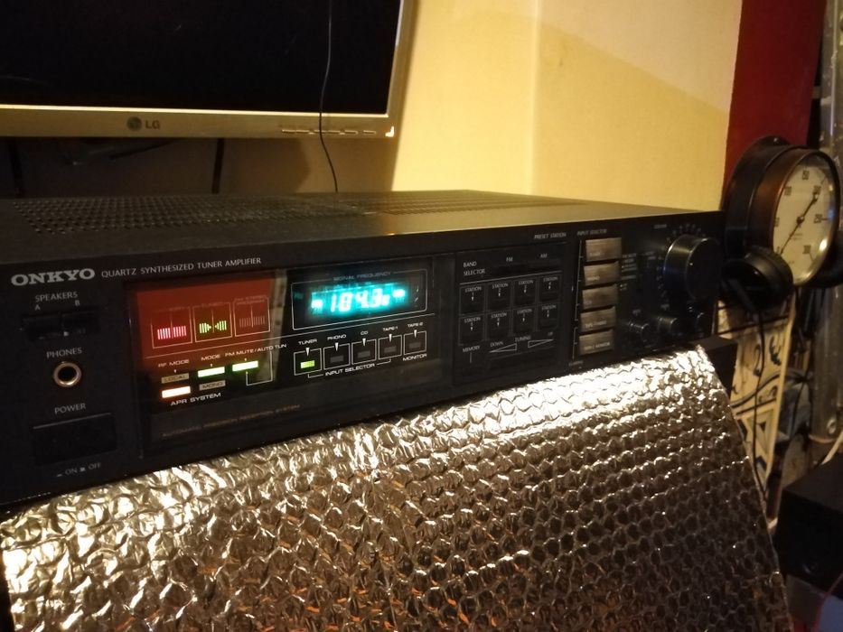 Onkyo Amplifier with Radio Model TX 732064729595395843121