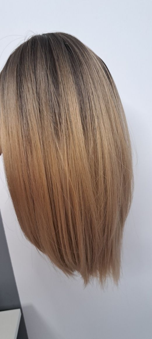 Peruka bob blond ciemny