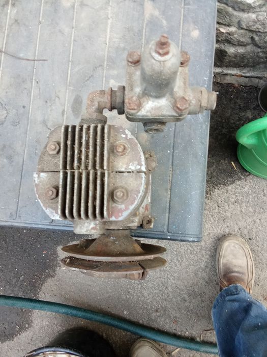 Продам компресор