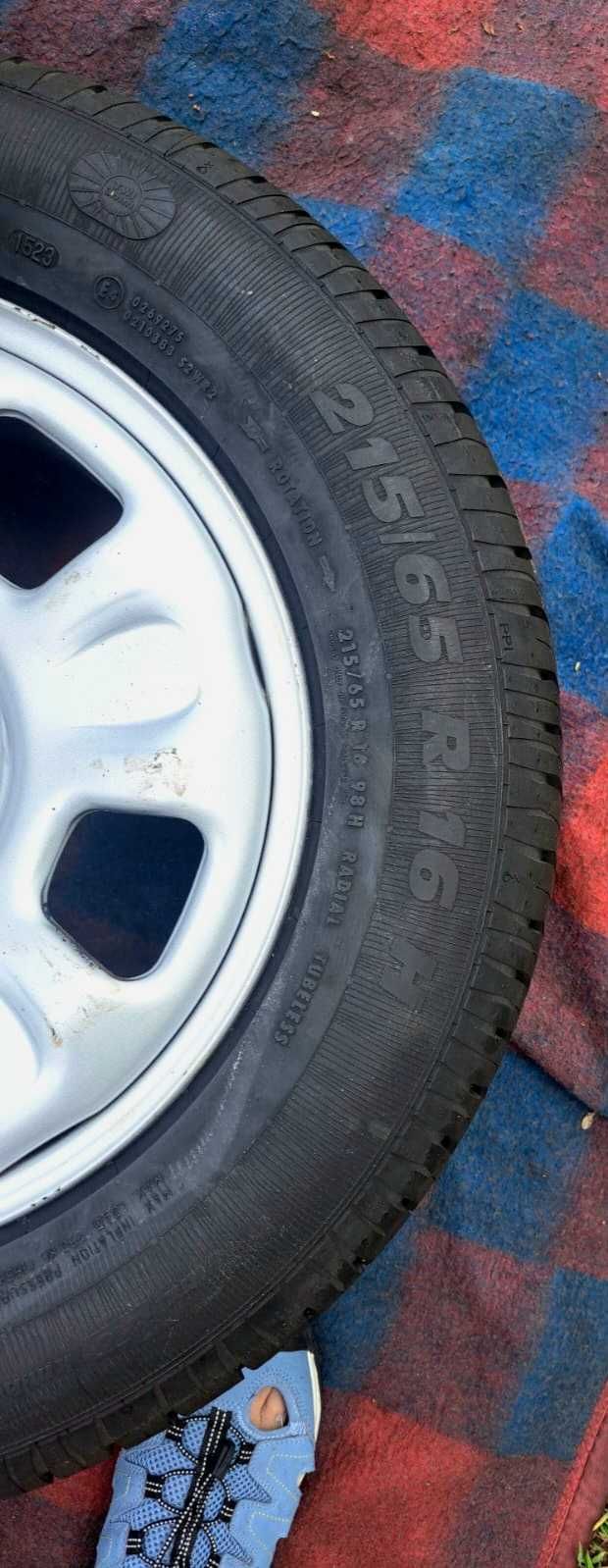 Felgi stalowe wraz z oponami 215/65 R16 ! Dacia Duster !
