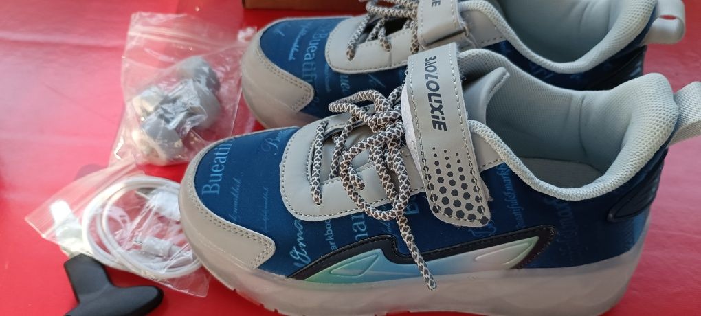 Tênis de menino número 33  em marca Feshiamazul