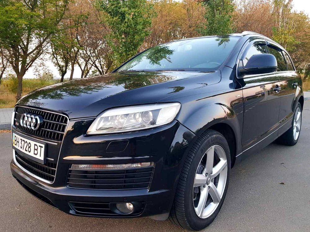 Ауди Q7 S-Line в отличном состоянии